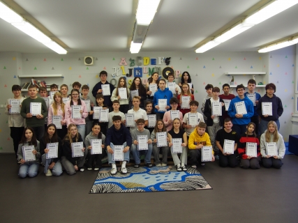 Radujme se, veselme se