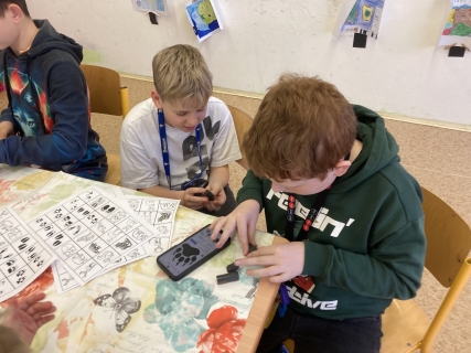 Mladí Darwinové na stopě